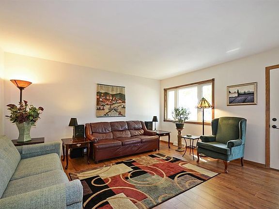 2nd image of 816 Bel Ric Dr
