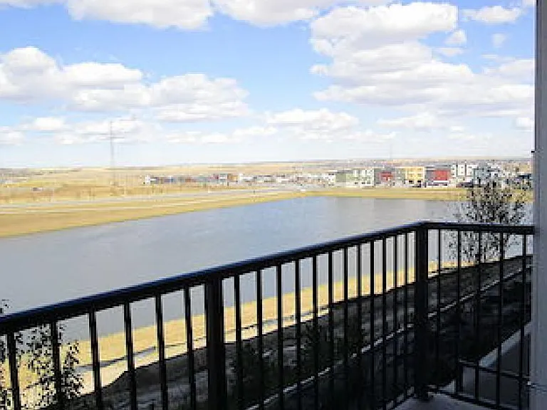 440 Sherwood Blvd NW — Photo 1