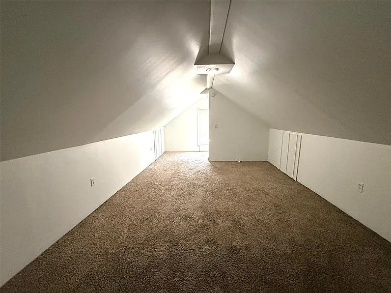 5645 Fenton St — Photo 10