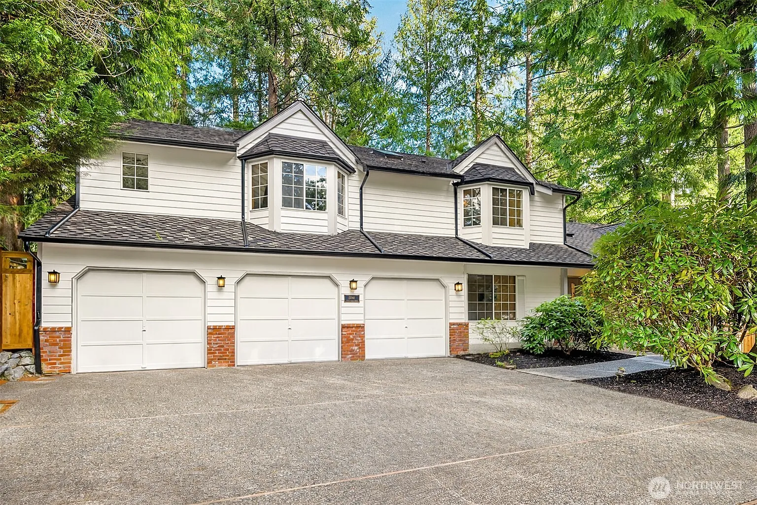 2048 213th Avenue NE photo 1