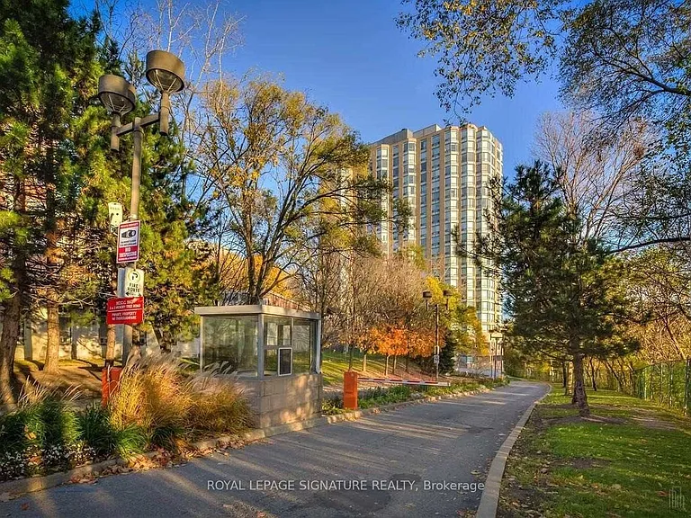 1 Hickory Tree Rd #1207 — Photo 4