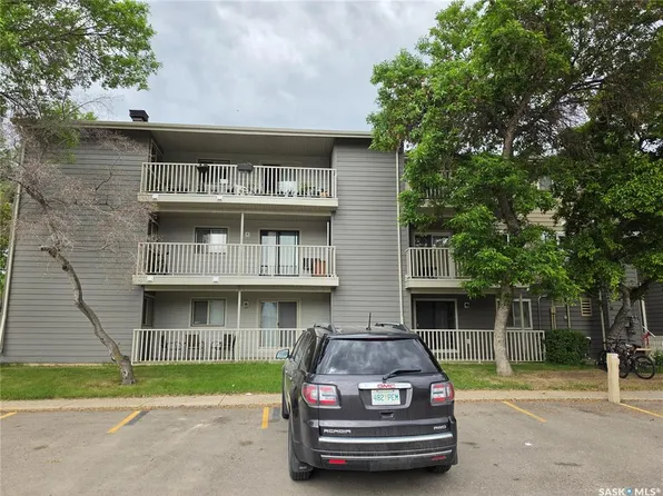 UNIT 304-1121 McKercher DRIVE, Saskatoon, SK S7H 5B8