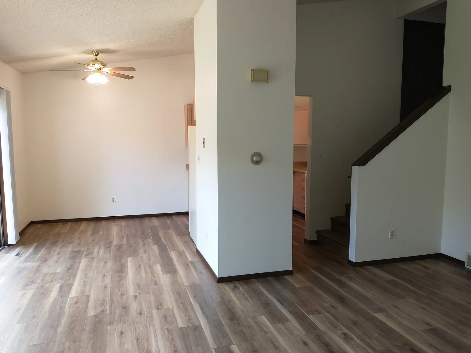 3 bed, 1319 sqft, $2,100 — Photo 2