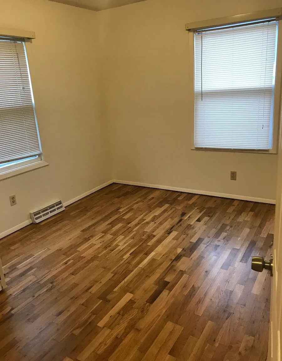 2 bed, 900 sqft, $1,400 — Photo 4