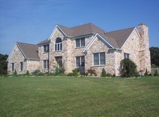 6 Freeman Ln, Whitehouse Station, NJ 08889