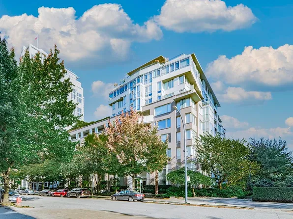1288 Marinaside Cres #Penthouse 1003, Vancouver, BC V6Z 2W5