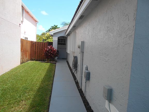 3rd image of 7066 Chesapeake Cir