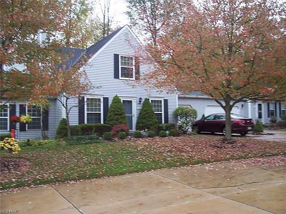2nd image of 18 Dover Place Ln