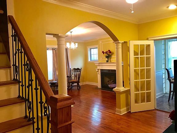 4th image of 307 N Deer Creek Dr W