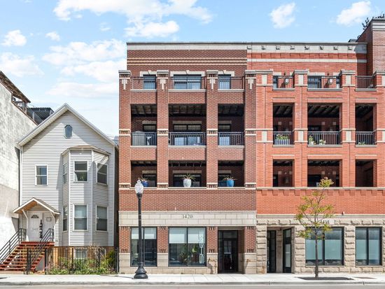 1420 W Belmont Ave #2, Chicago, IL 60657