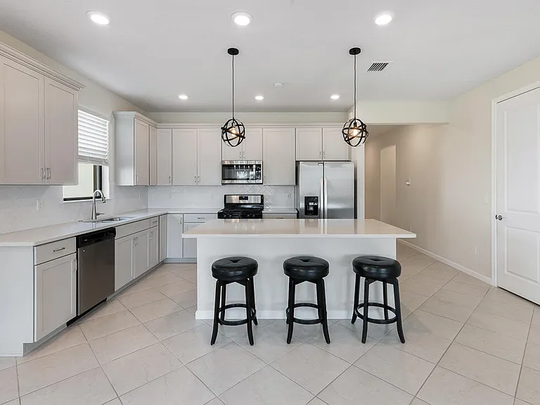 471 SE Vallarta Dr — Photo 9