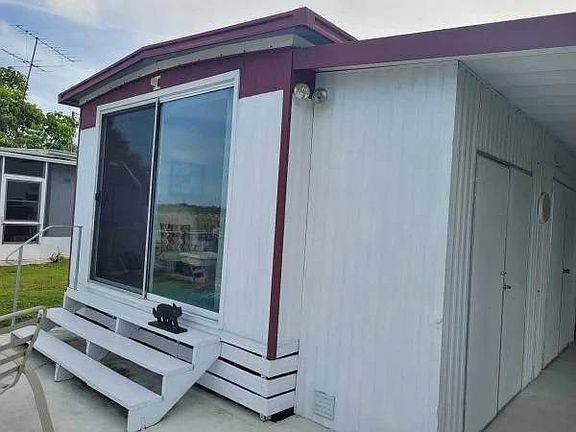 2nd image of 141 Bonny Shores Dr
