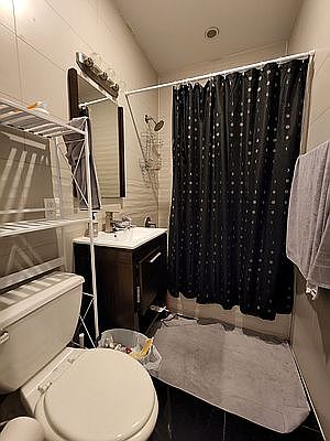 4th image of 588 Franklin Ave #1B