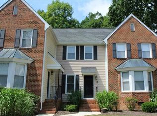 15 Forest Glen Dr, Chapel Hill, NC 27517