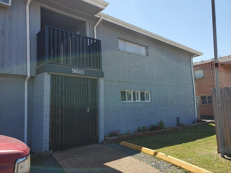 9603 Marlive Ln #5