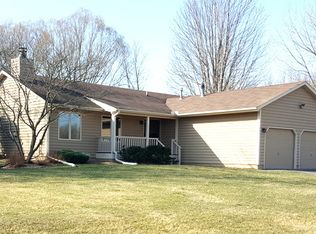 222 Crabapple Ct, Dixon, IL 61021
