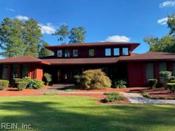 201 Country Club Dr, Elizabeth City, NC 27909