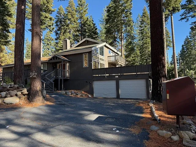 582 Estates Dr