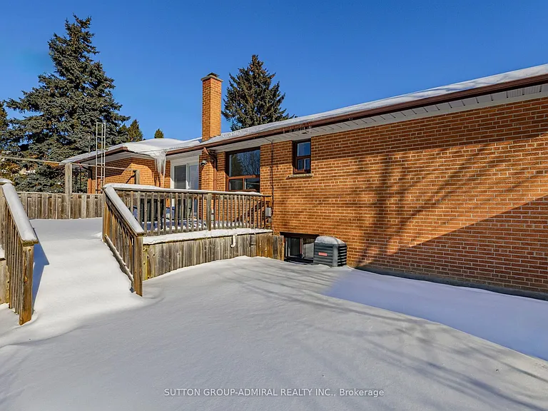 129 Crestwood Rd #UPPER — Photo 26