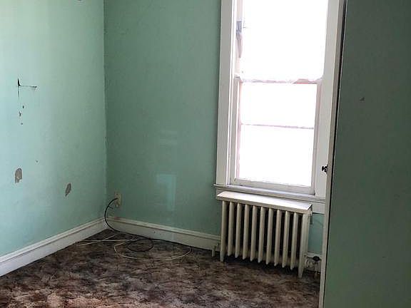 3rd image of 1622 W Market St