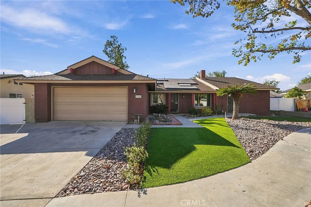 3 bed, 1238 sqft, $3,999 — Photo 1