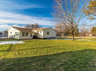 721 Topaz Ln, Madison, WI 53714