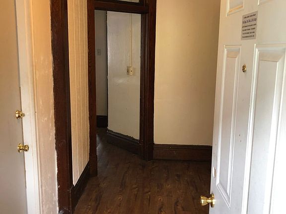 3rd image of 694 Willey St
