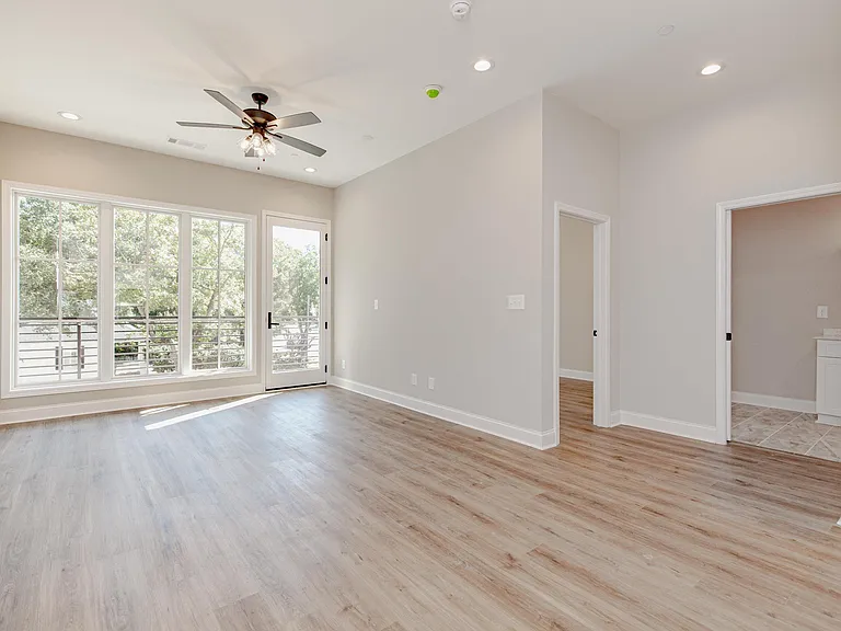 1009 Northside Dr — Photo 14