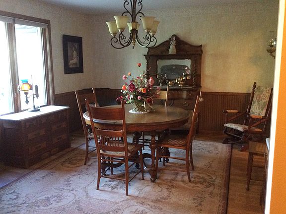 13.5 x13 dining room