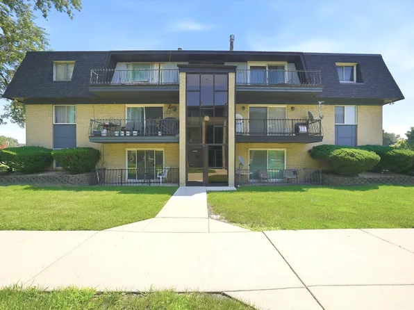 11132 S 84th Ave APT 3B, Palos Hills, IL 60465