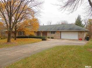 19 Aspen Dr, Blue Grass, IA 52726