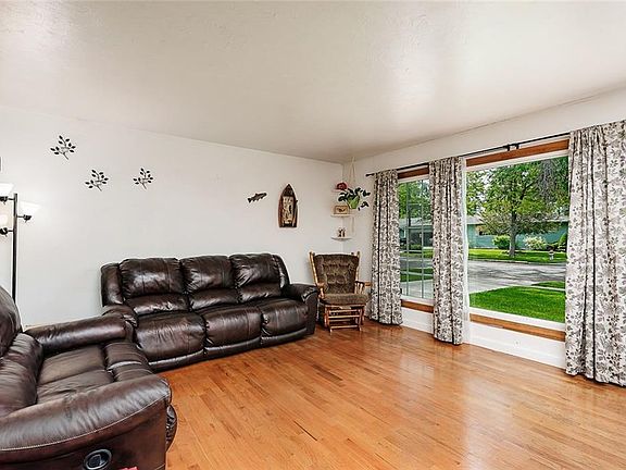 4th image of 2637 Wyoming Ave