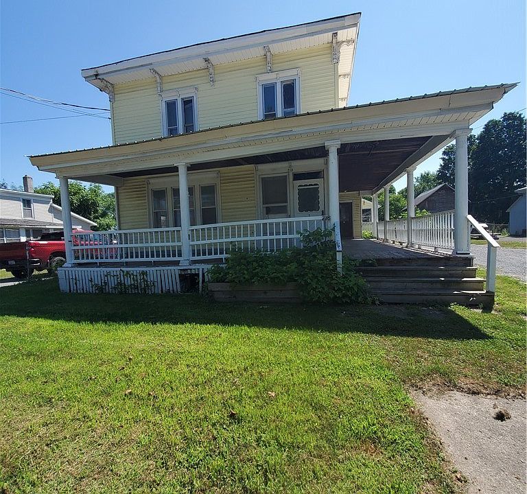 1st image of 218 N Main St