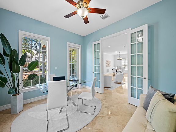 5th image of 810 SE 5th Court