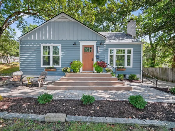 213 42nd St, Des Moines, IA 50312