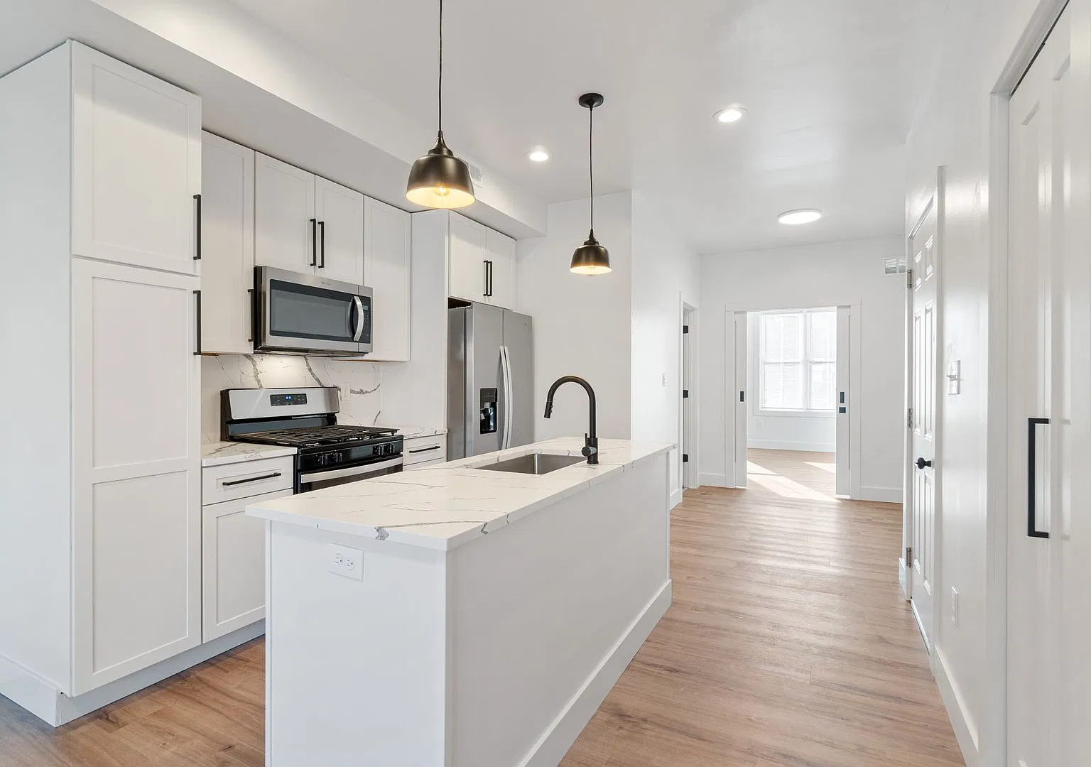 506 Foreland Street — Photo 3