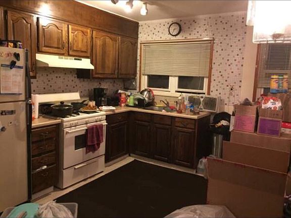 5th image of 1389 Kearney Ave