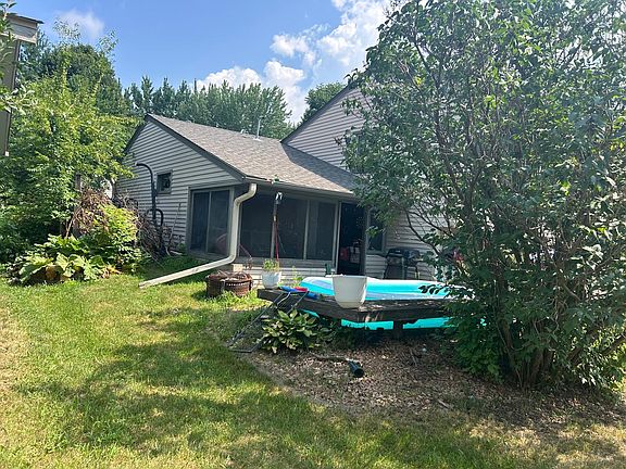4th image of 1014 Benedict Dr