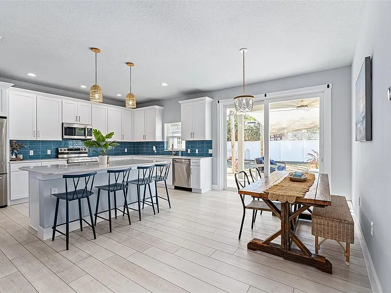13 Lemay Pl — Photo 2