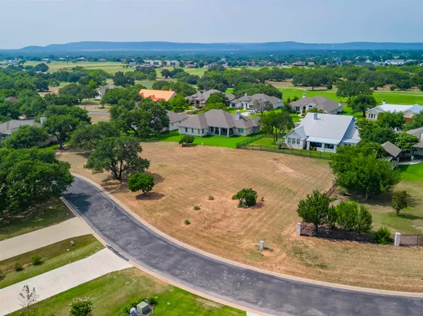 128 Broadgreen TRL, Kingsland, TX 78639