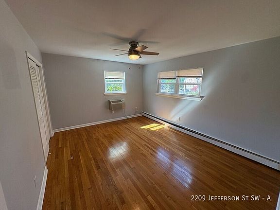3rd image of 2209 Jefferson St SW APT A