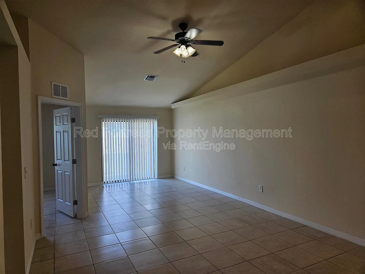 3 bed, 2.0 bath, 1200 sqft, $1,500 — Photo 4