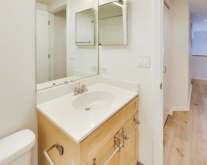1806 W Argyle St #G — Photo 22