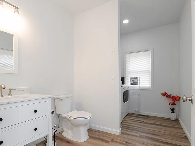 177 Thompson St — Photo 26