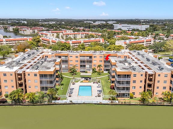 3rd image of 3048 E Sunrise Lakes Dr #313