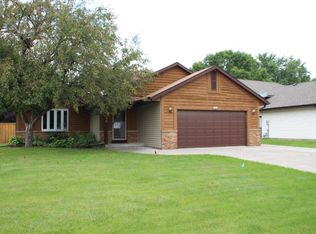 6036 68th Ave N, Brooklyn Park, MN 55429