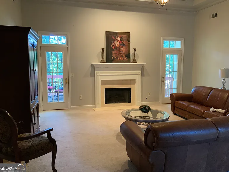 612 Redbud Ln — Photo 22