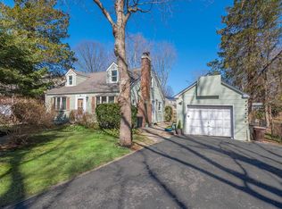26 Bayside Ave, Port Washington, NY 11050