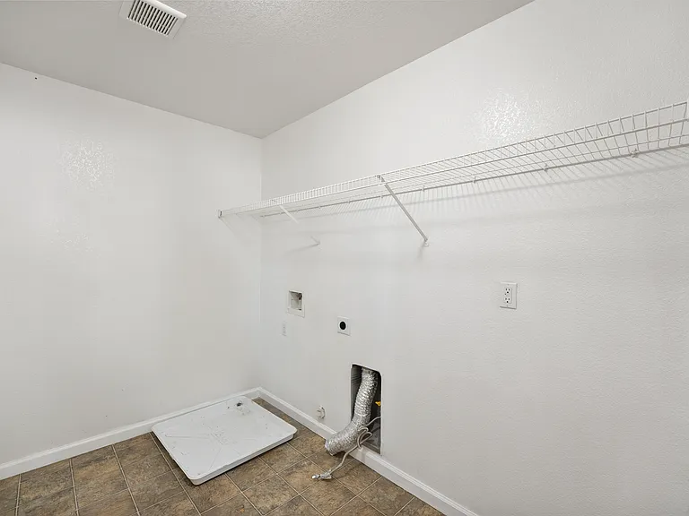 241 Picasso Cir — Photo 38