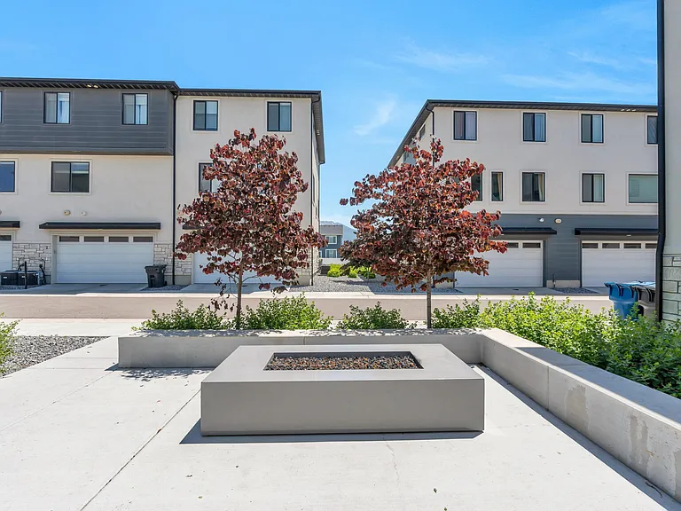 708 W Bronze Leaf Rd #1 — Photo 6